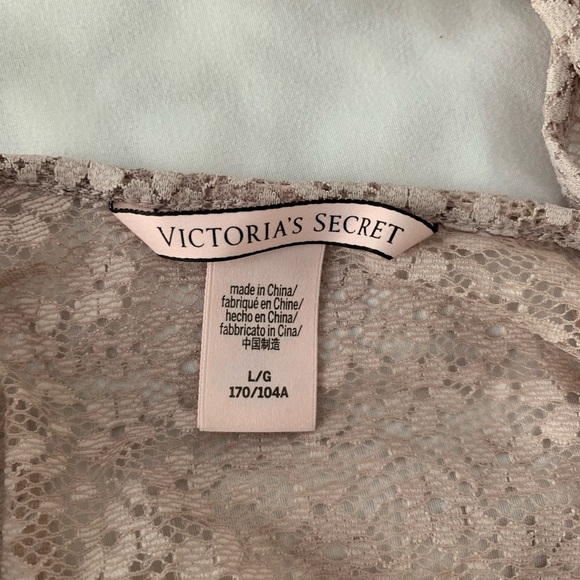 Victoria Secret - Picture 2 of 3